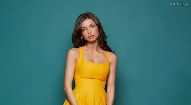 Mimi Keene photo 18 of 236