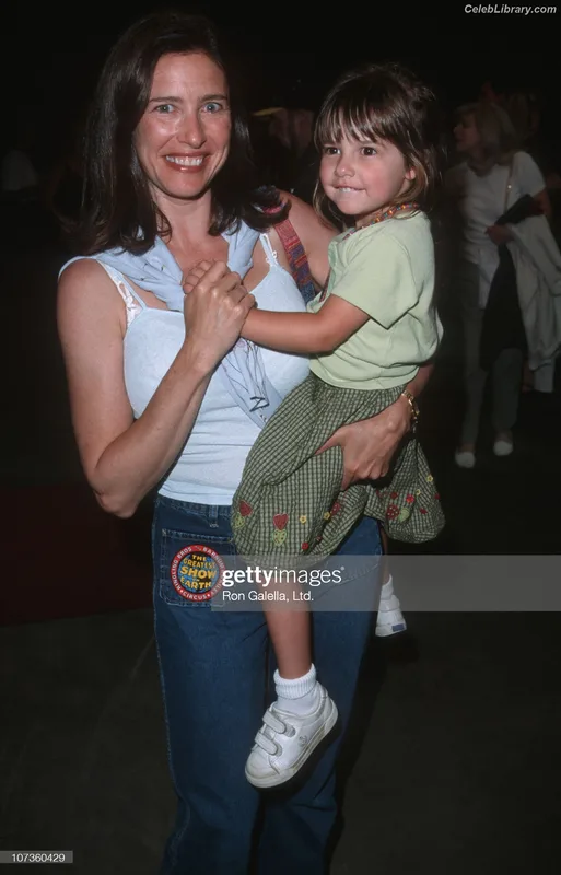 Mimi Rogers photo 11 of 107