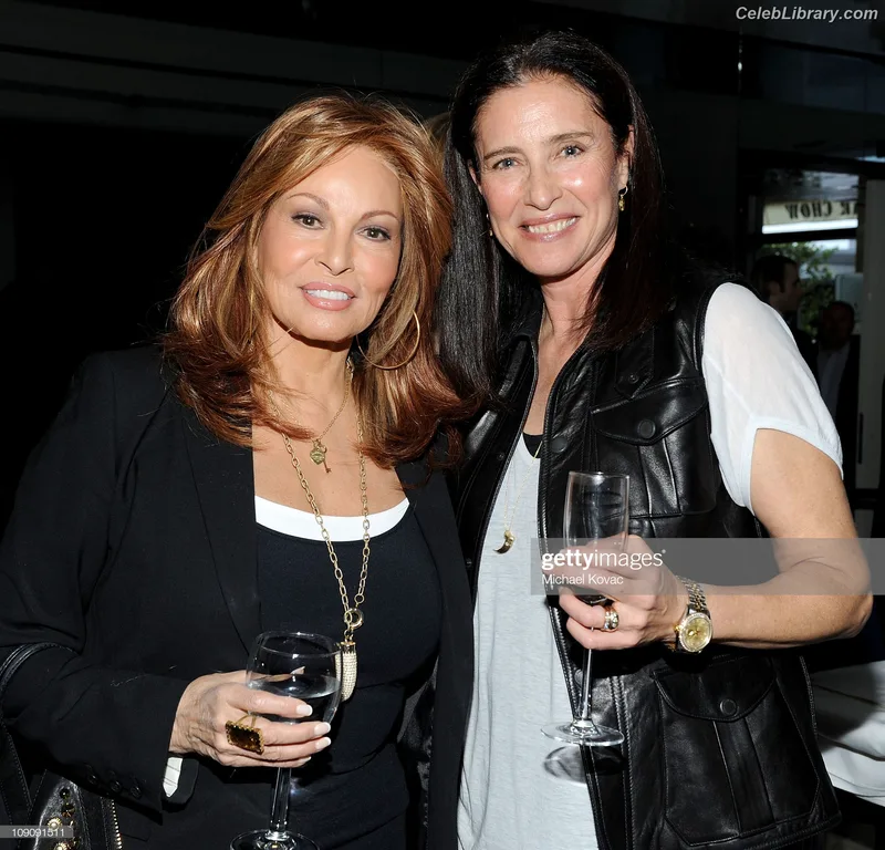Mimi Rogers photo 13 of 107