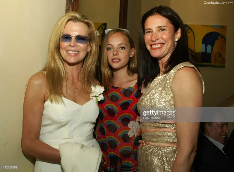 Mimi Rogers photo 16 of 107