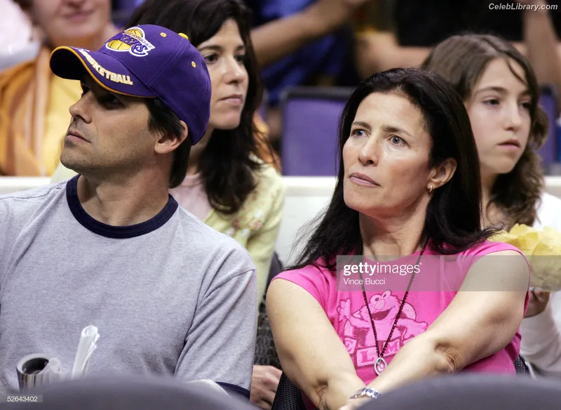 Mimi Rogers photo 4 of 107