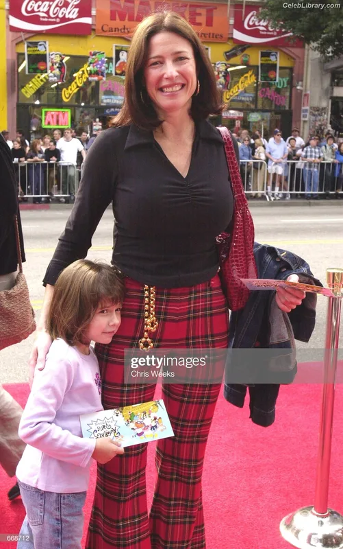 Mimi Rogers photo 6 of 107