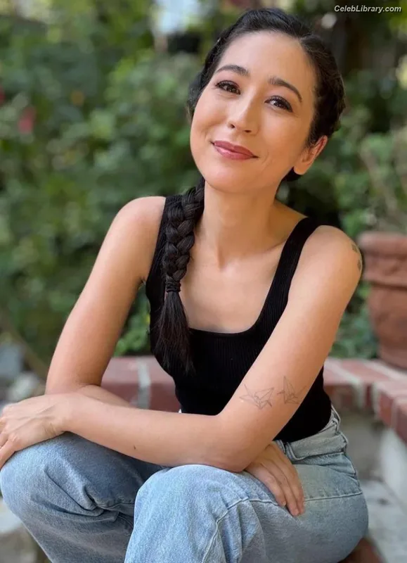 Mina Kimes photo 4 of 521