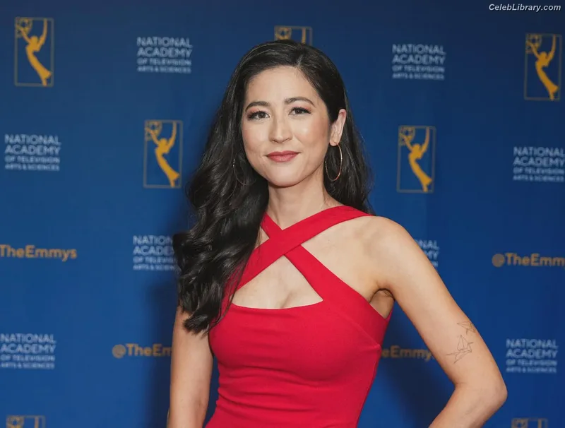 Mina Kimes photo 3 of 521