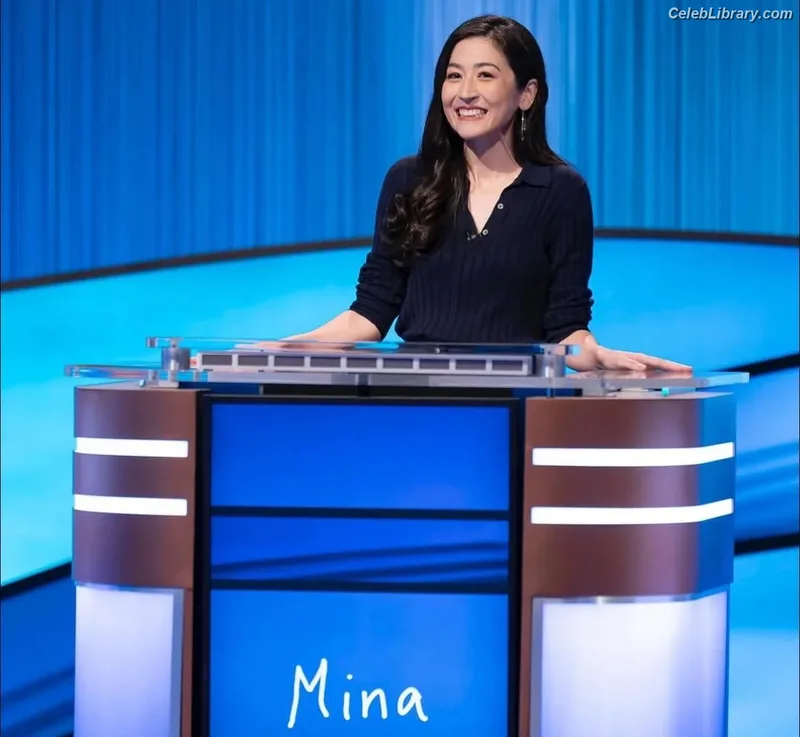 Mina Kimes photo 3 of 521