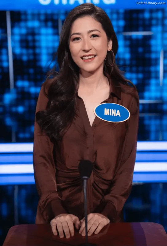 Mina Kimes photo 1 of 521