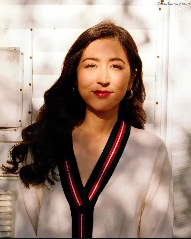 Mina Kimes photo 21 of 521