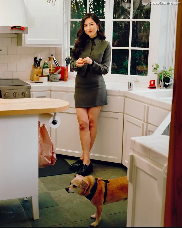 Mina Kimes photo 22 of 521