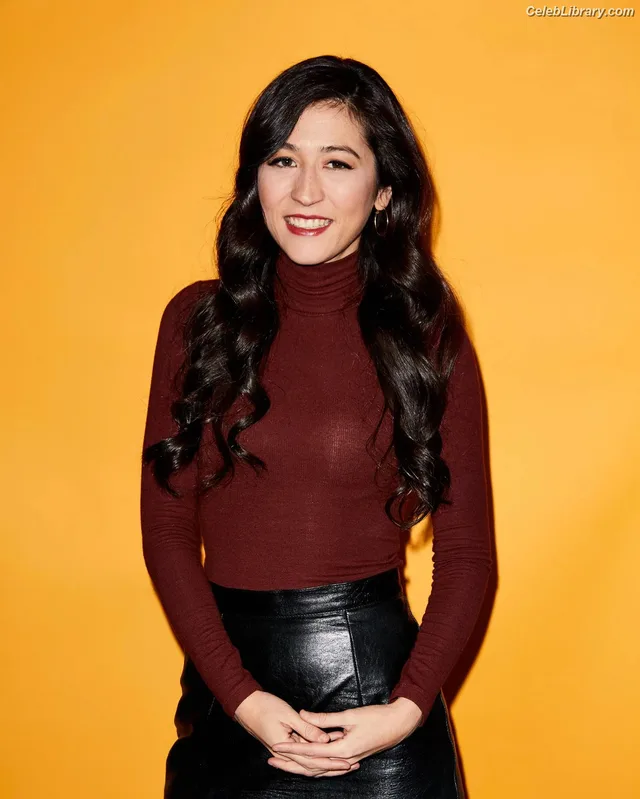 Mina Kimes photo 24 of 521