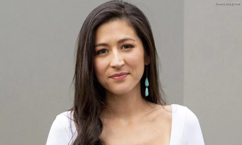 Mina Kimes photo 6 of 521