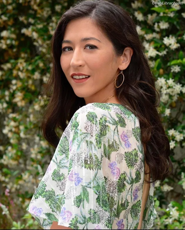 Mina Kimes photo 4 of 521