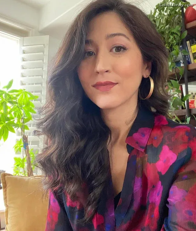 Mina Kimes photo 11 of 521