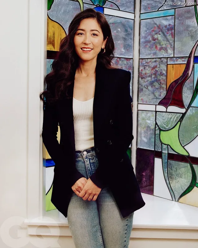 Mina Kimes photo 13 of 521