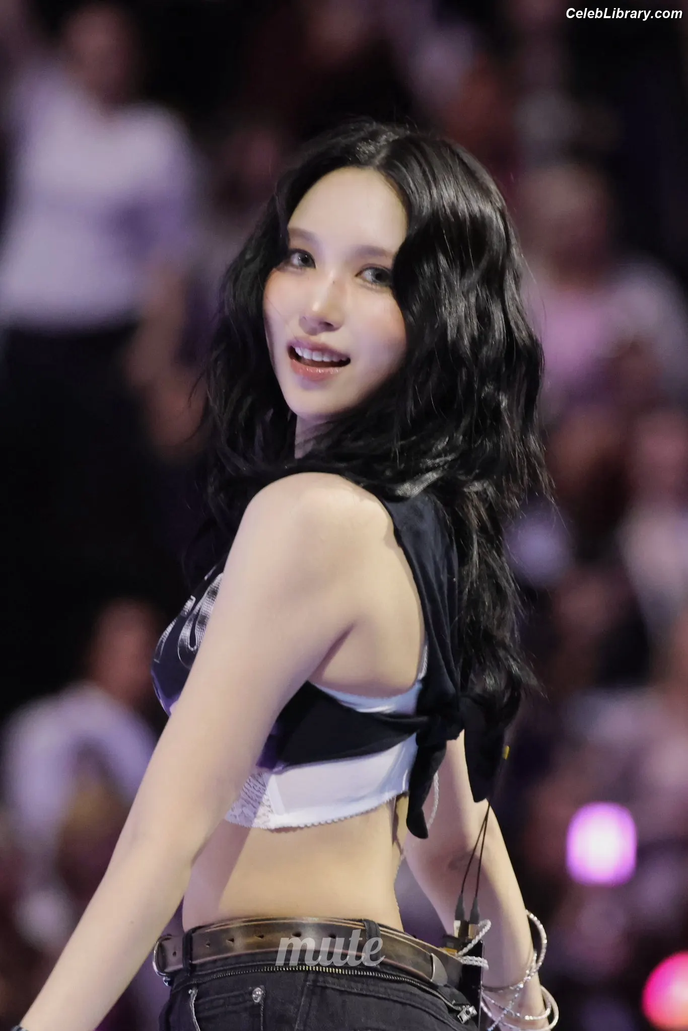 Mina Myoi (TWICE) photo 11 of 292