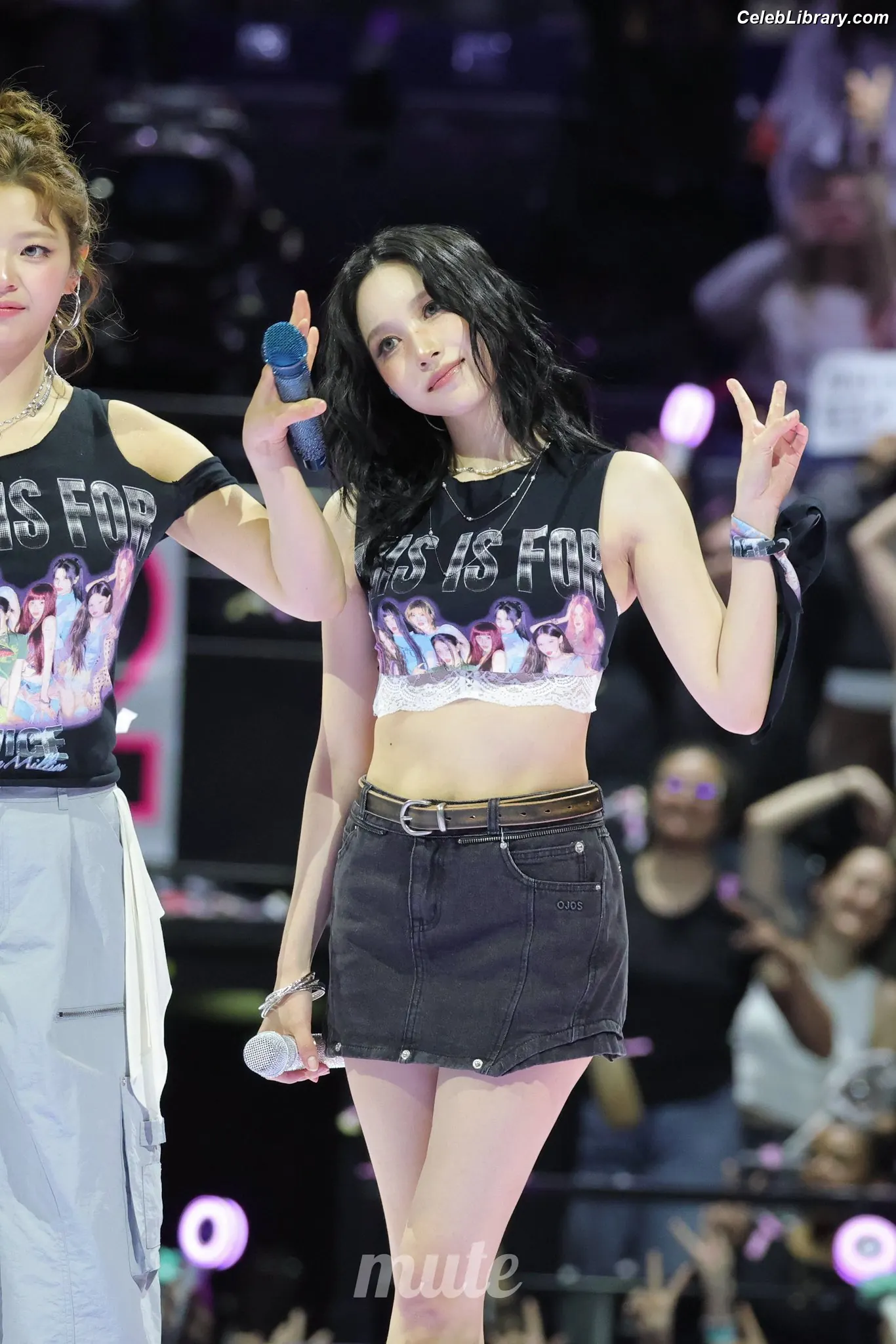 Mina Myoi (TWICE) photo 13 of 292