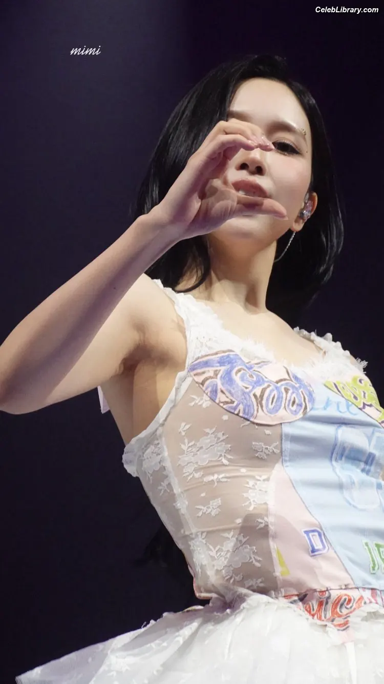 Mina Myoi (TWICE) photo 21 of 292