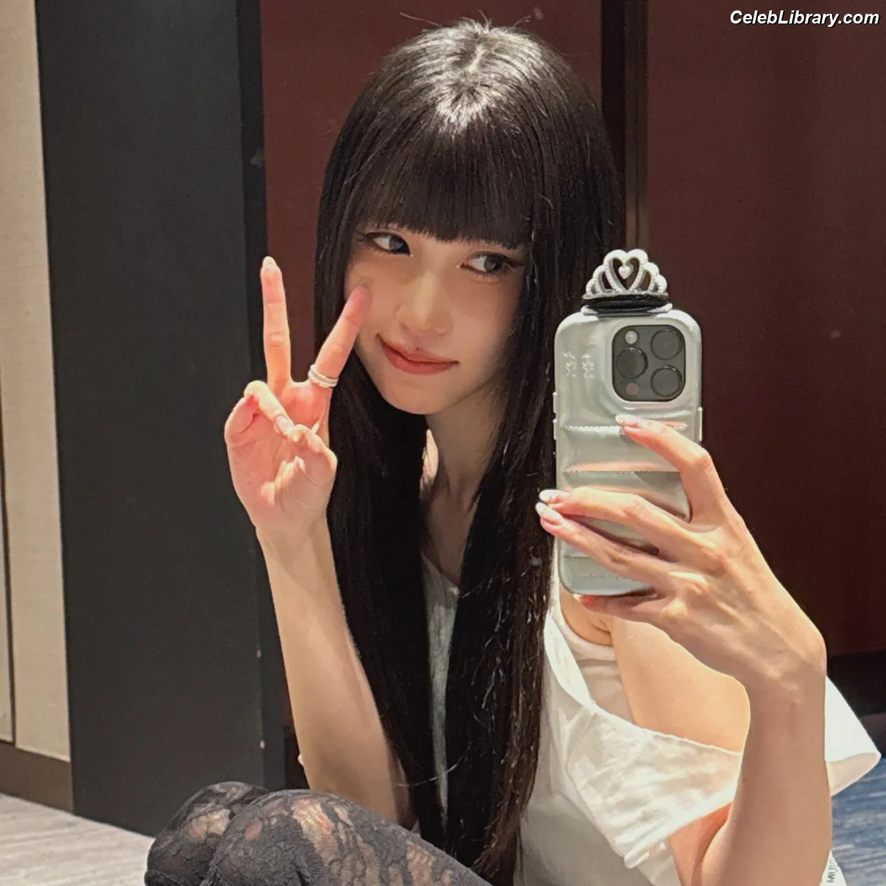Mina Myoi (TWICE) photo 19 of 292