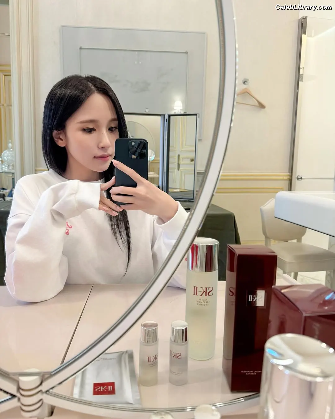 Mina Myoi (TWICE) photo 14 of 292