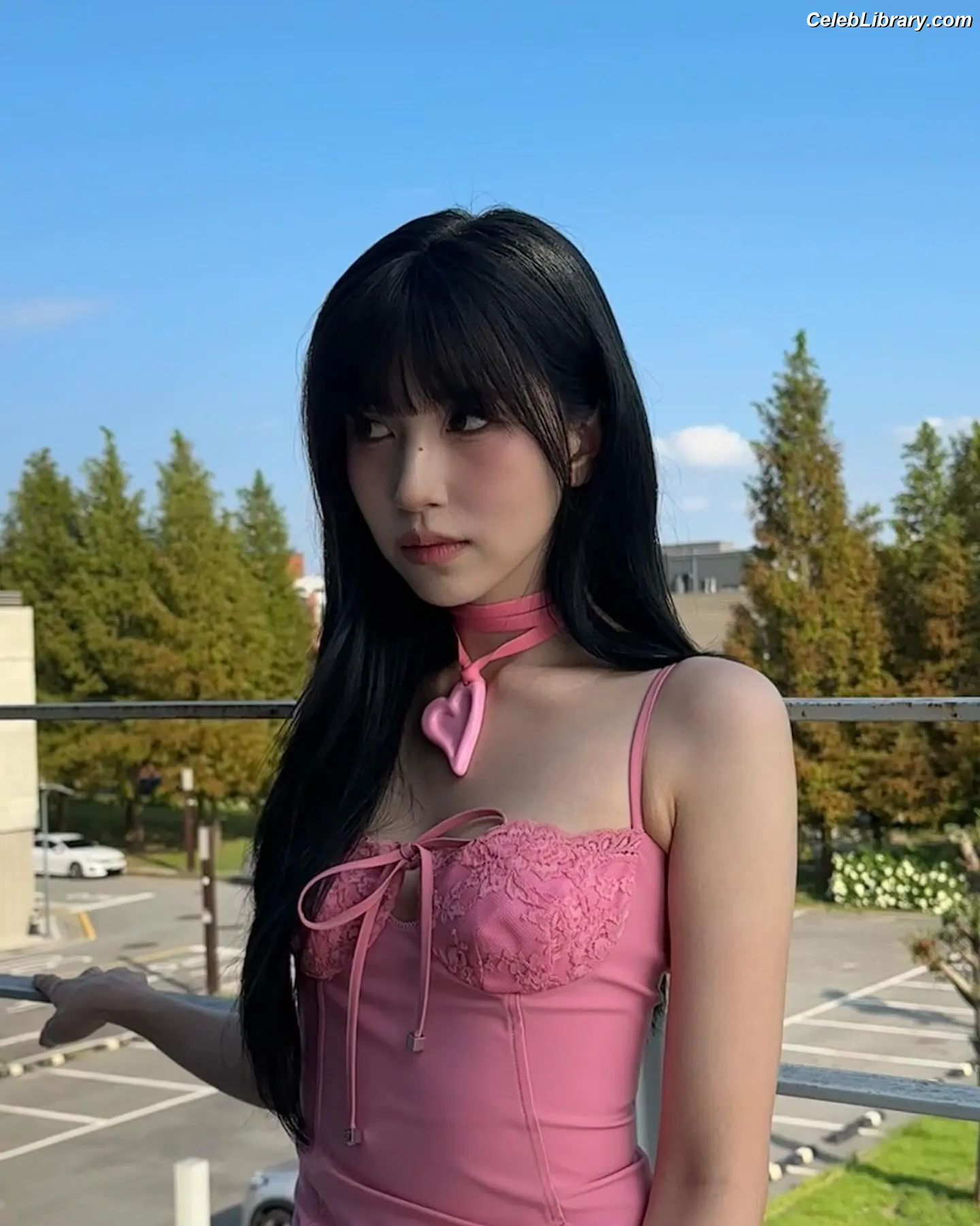 Mina Myoi (TWICE) photo 1 of 292