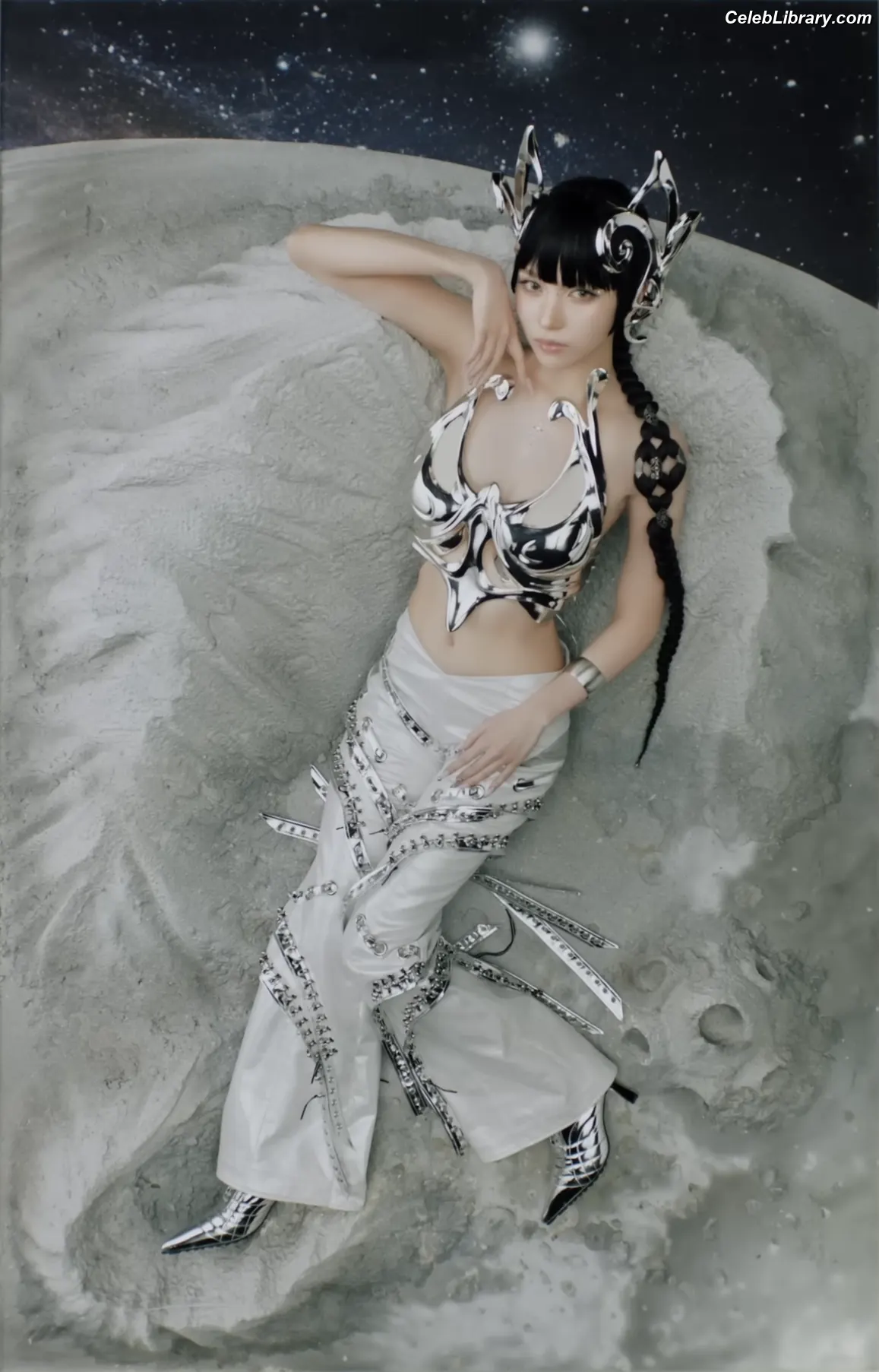 Mina Myoi (TWICE) photo 2 of 292