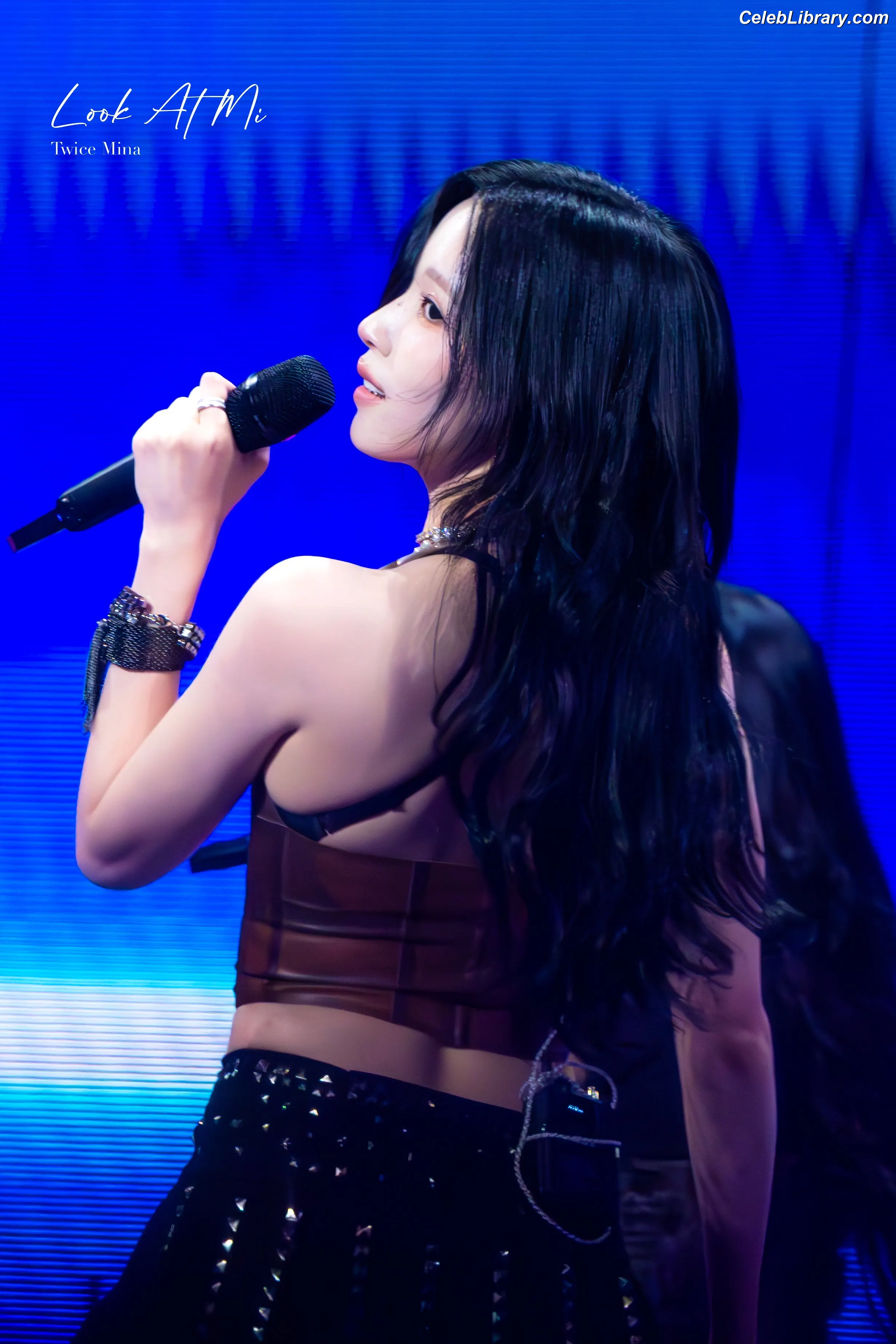 Mina Myoi (TWICE) photo 11 of 292