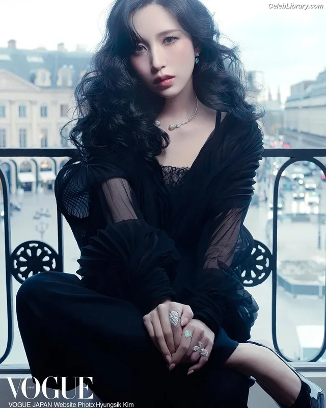 Mina Myoi (TWICE) photo 2 of 293
