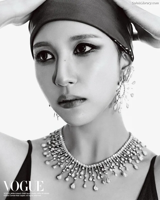 Mina Myoi (TWICE) photo 3 of 293