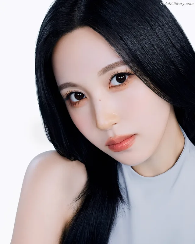 Mina Myoi (TWICE) photo 22 of 293