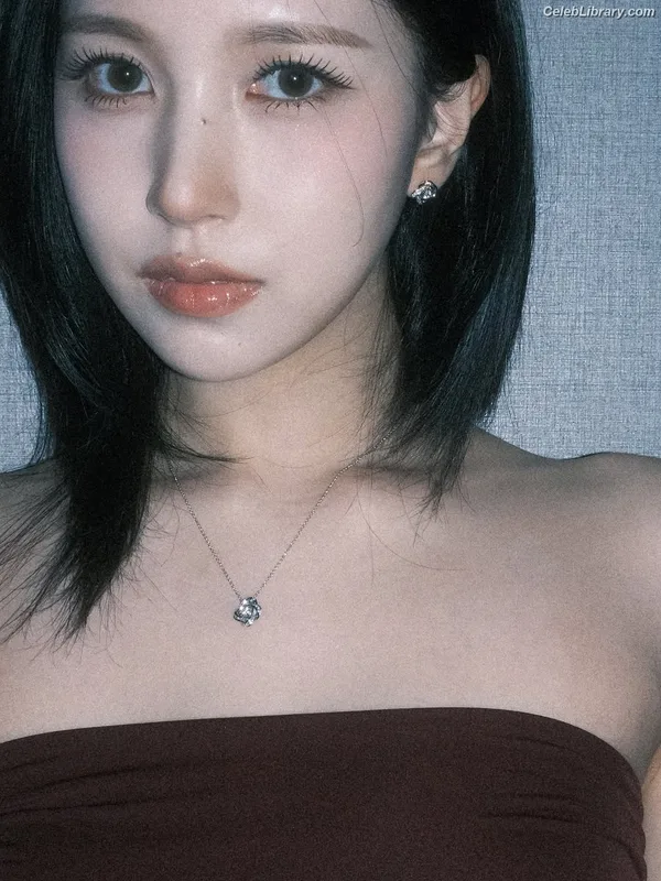 Mina Myoi (TWICE) photo 18 of 293