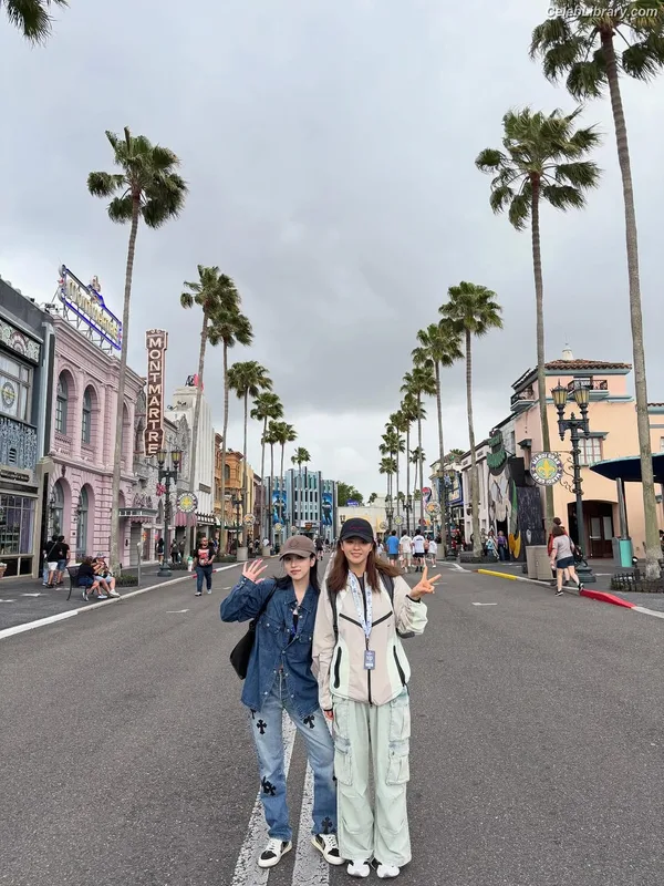 Mina Myoi (TWICE) photo 1 of 293