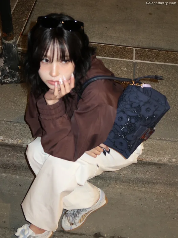 Mina Myoi (TWICE) photo 14 of 293