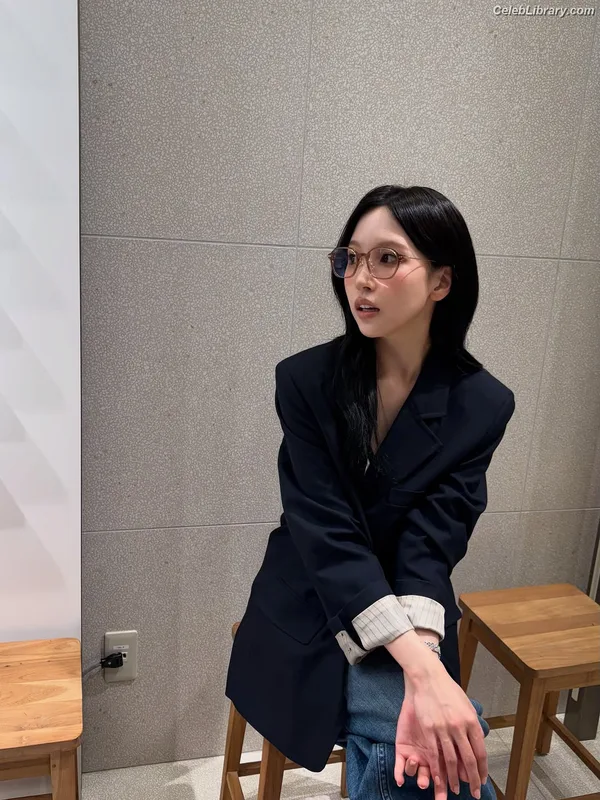 Mina Myoi (TWICE) photo 16 of 293