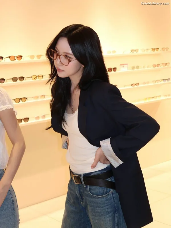 Mina Myoi (TWICE) photo 18 of 293