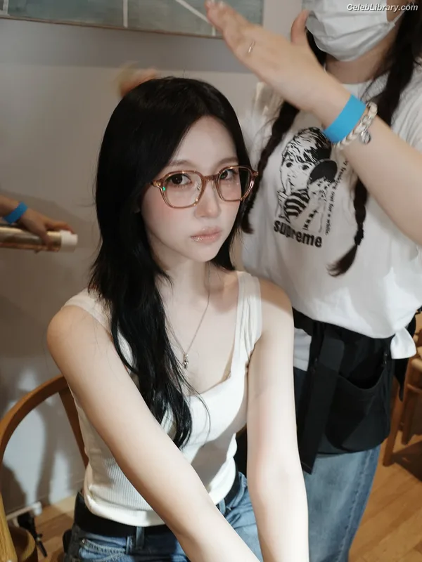 Mina Myoi (TWICE) photo 20 of 293