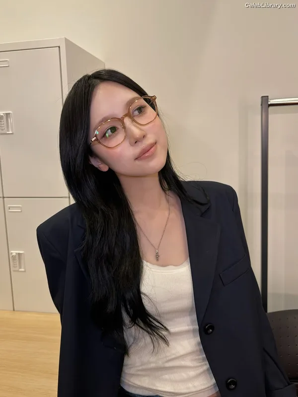 Mina Myoi (TWICE) photo 22 of 293