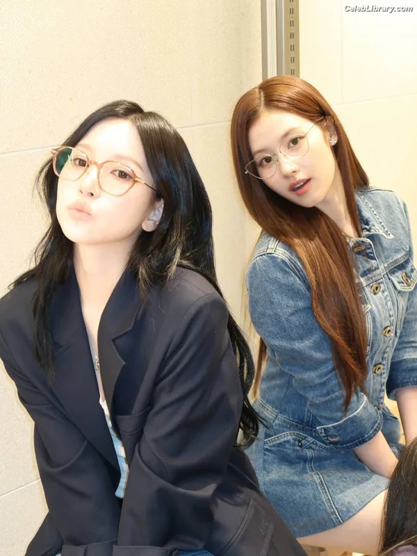 Mina Myoi (TWICE) photo 3 of 293