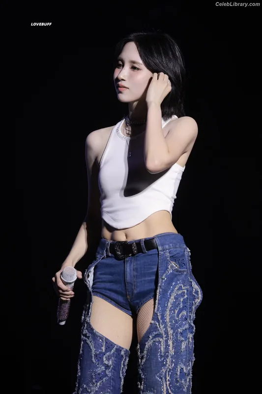 Mina Myoi (TWICE) photo 18 of 293
