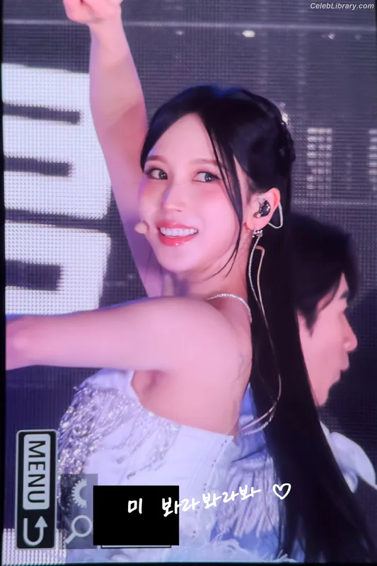 Mina Myoi (TWICE) photo 21 of 293