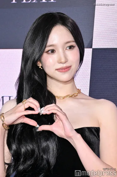 Mina Myoi (TWICE) photo 9 of 293