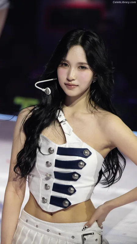 Mina Myoi (TWICE) photo 3 of 293