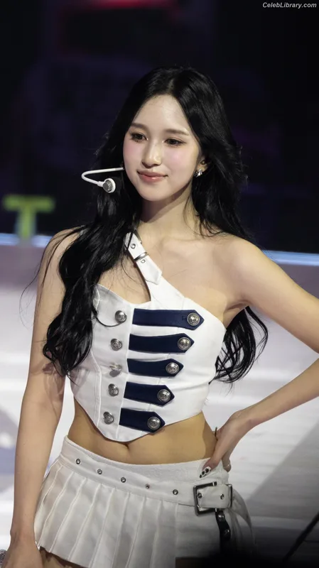 Mina Myoi (TWICE) photo 6 of 293