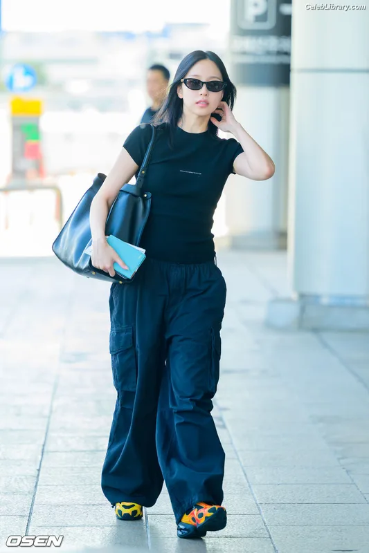Mina Myoi (TWICE) photo 13 of 293