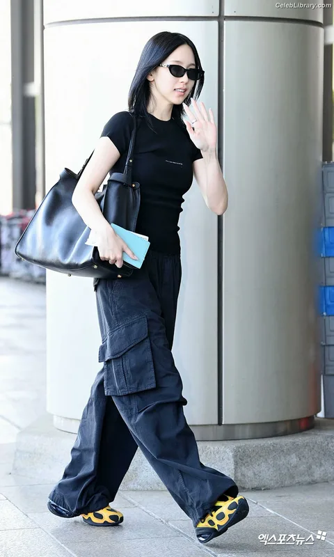 Mina Myoi (TWICE) photo 19 of 293