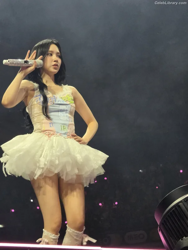 Mina Myoi (TWICE) photo 21 of 293