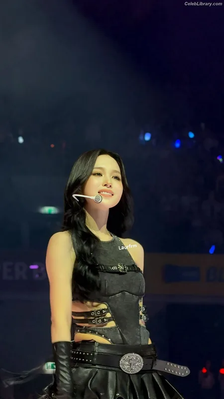 Mina Myoi (TWICE) photo 4 of 293