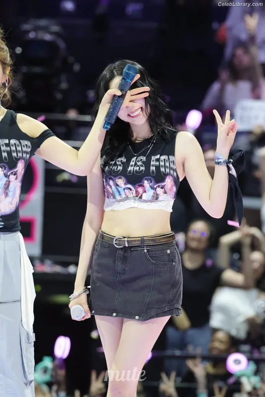 Mina Myoi (TWICE) photo 12 of 293