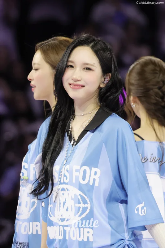 Mina Myoi (TWICE) photo 16 of 293