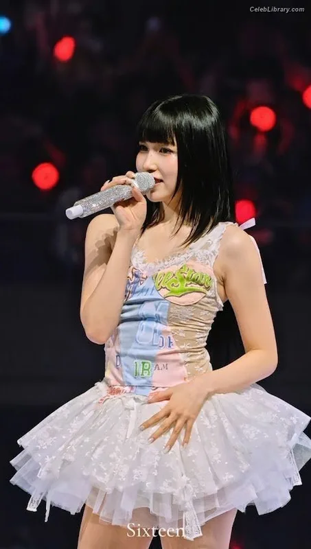 Mina Myoi (TWICE) photo 20 of 293