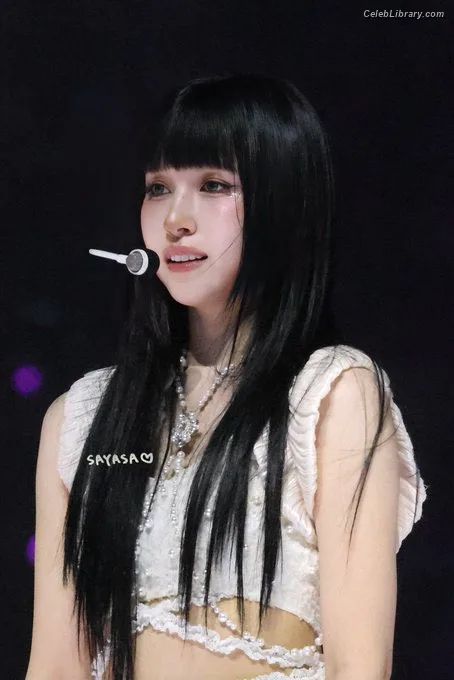 Mina Myoi (TWICE) photo 2 of 293