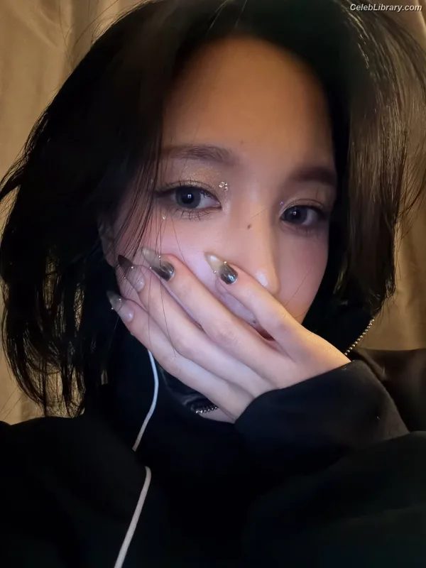 Mina Myoi (TWICE) photo 23 of 293